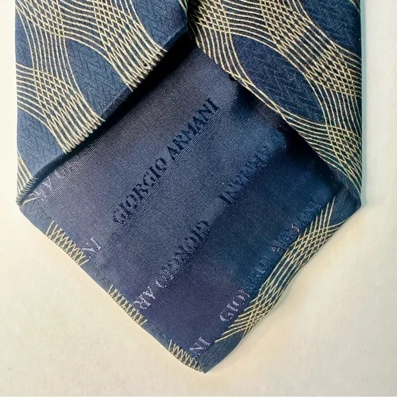 🥂SOLD🥂GIORGIO ARMANI Cravatte Vintage Blue Geometric Classic Silk Tie, 3.75” - Picture 5 of 6